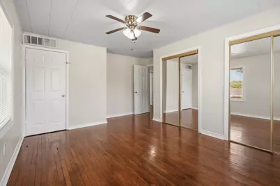 319 S 6th Street, La Porte, TX 77571 - Photo 5