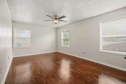 319 S 6th Street, La Porte, TX 77571 - Photo 3