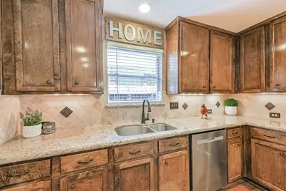 11935 Belle Court, Pinehurst, TX 77362 - Photo 15