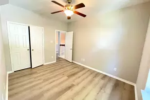 7823 Parkchase Timber Ct, Houston, TX 77070 - Photo 19