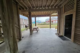 833 Kahla Dr, Crystal Beach, TX 77650 - Photo 33