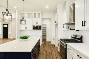 2138 Twin Lakes Blvd, West Columbia, TX 77486 - Photo 9