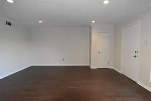 7714 Renwick Dr, Houston, TX 77081 - Photo 7