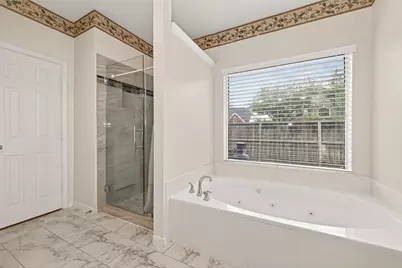 5907 Indian Hills Lane, Sugar Land, TX 77479 - Photo 19