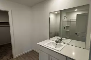 18920 Kingham Woods Ct, Conroe, TX 77306 - Photo 5