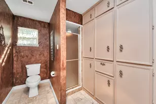 722 Chevy Chase Cir, Sugar Land, TX 77478 - Photo 21