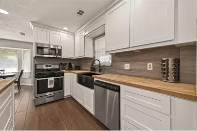 8307 Carvel Lane, Houston, TX 77036 - Photo 11