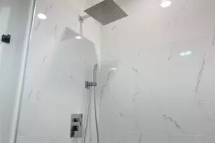 2516 Commonwealth St, Houston, TX 77006 - Photo 17