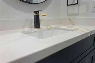 2516 Commonwealth St, Houston, TX 77006 - Photo 23