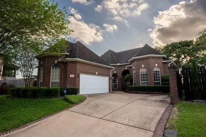 211 Laurel Springs Court, Sugar Land, TX 77478 - Photo 5