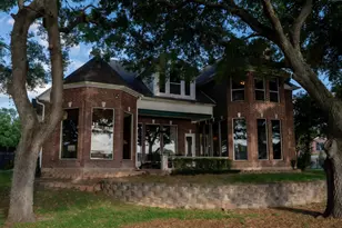 211 Laurel Springs Ct, Sugar Land, TX 77478 - Photo 7