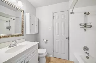 11 Cedar Chase Pl, The Woodlands, TX 77381 - Photo 3