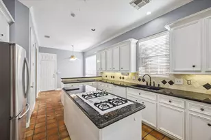 2410 Briar Ridge Dr, Houston, TX 77057 - Photo 5