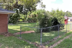 210 Southern Oaks Dr, Lake Jackson, TX 77566 - Photo 23