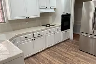 210 Southern Oaks Dr, Lake Jackson, TX 77566 - Photo 7