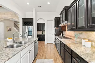 2936 Hawkins Creek Ln, League City, TX 77573 - Photo 13