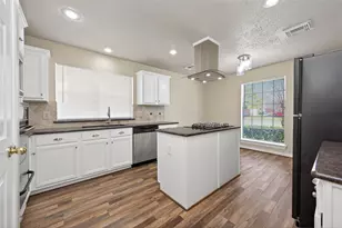 19139 Long Timber Dr, Humble, TX 77346 - Photo 13