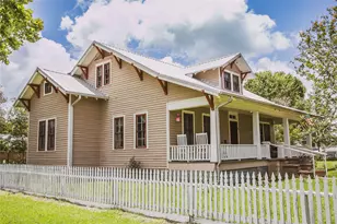 10753 Track Rd E, Cat Spring, TX 78933 - Photo 5