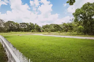 10753 Track Rd E, Cat Spring, TX 78933 - Photo 37