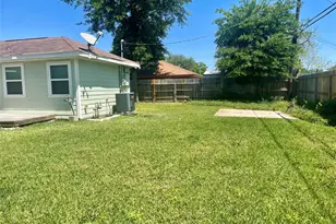 7953 Turquoise Ln, Houston, TX 77055 - Photo 5