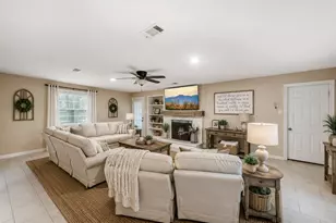 203 N Bayou Bend Dr, Baytown, TX 77521 - Photo 13