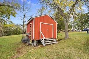 203 N Bayou Bend Dr, Baytown, TX 77521 - Photo 21