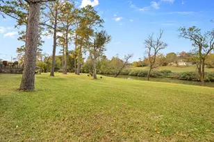 203 N Bayou Bend Dr, Baytown, TX 77521 - Photo 9