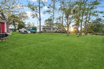 203 N Bayou Bend Drive, Baytown, TX 77521 - Photo 23