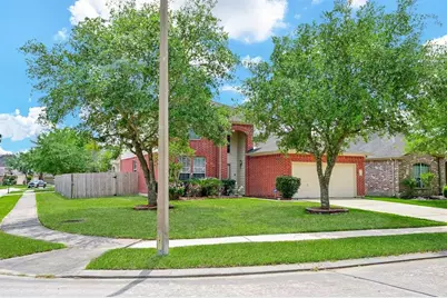 1030 Riverwood Drive, Dickinson, TX 77539 - Photo 7