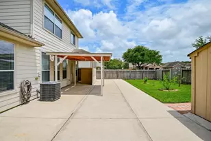 1030 Riverwood Dr, Dickinson, TX 77539 - Photo 47