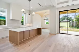 1002 E 25th St, Houston, TX 77009 - Photo 9