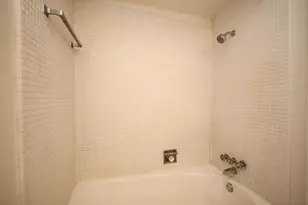 1733 Commonwealth St, Houston, TX 77006 - Photo 23