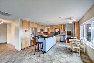 1219 Pilot Ln, Galveston, TX 77554 - Photo 15