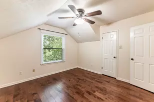 1006 Amesbury Ct, Huntsville, TX 77340 - Photo 19