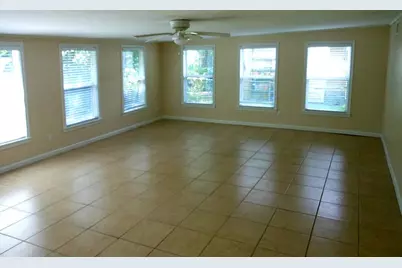 1606 Walton Street, Houston, TX 77009 - Photo 7