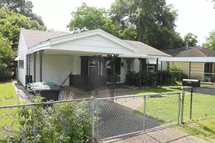 1606 Walton St, Houston, TX 77009 - Photo 1