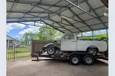 619 N Avenue C, Freeport, TX 77541 - Photo 15