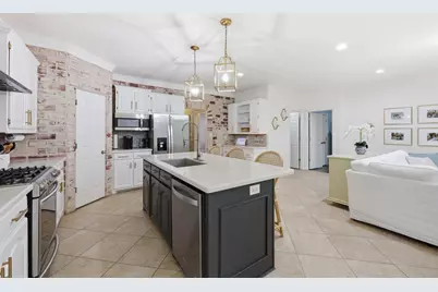 1801 Lindsay Lane, Port Neches, TX 77651 - Photo 13