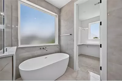 1424 W 23rd Street #B, Houston, TX 77008 - Photo 3