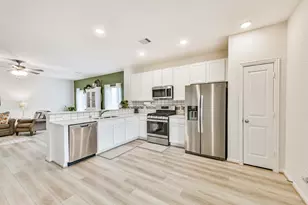 7407 Parkview Dr, Hitchcock, TX 77563 - Photo 11