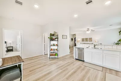 7407 Parkview Drive, Hitchcock, TX 77563 - Photo 13