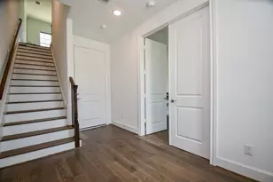 703 Bringhurst St, Houston, TX 77020 - Photo 3