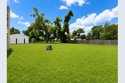 122 N Holland Street, Bellville, TX 77418 - Photo 21