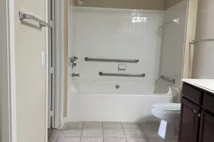 7575 Kirby Dr, Houston, TX 77030 - Photo 29