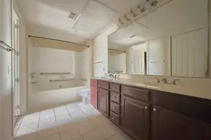 7575 Kirby Dr, Houston, TX 77030 - Photo 13
