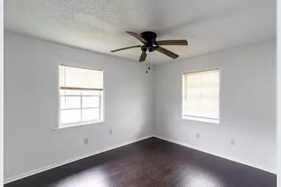 629 13th Avenue N, Texas City, TX 77590 - Photo 11