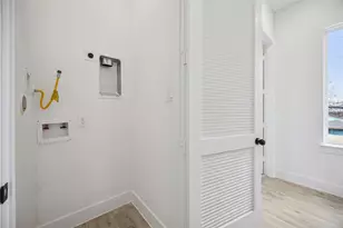 8107 Calhoun Rd, Houston, TX 77033 - Photo 19