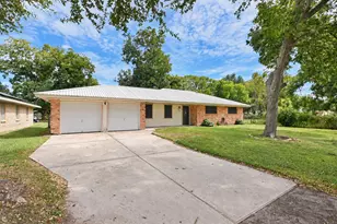 102 S Noble Rd, Texas City, TX 77591 - Photo 1