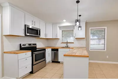 102 S Noble Road, Texas City, TX 77591 - Photo 9