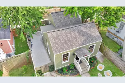 1305 Postoffice, Galveston, TX 77550 - Photo 3